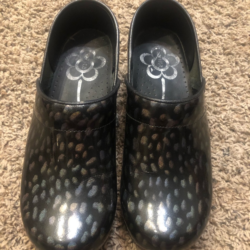 Sanita clogs